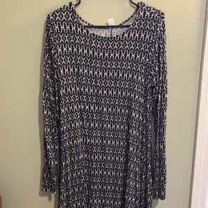 Black and White Patterned Long Sleeve Dress